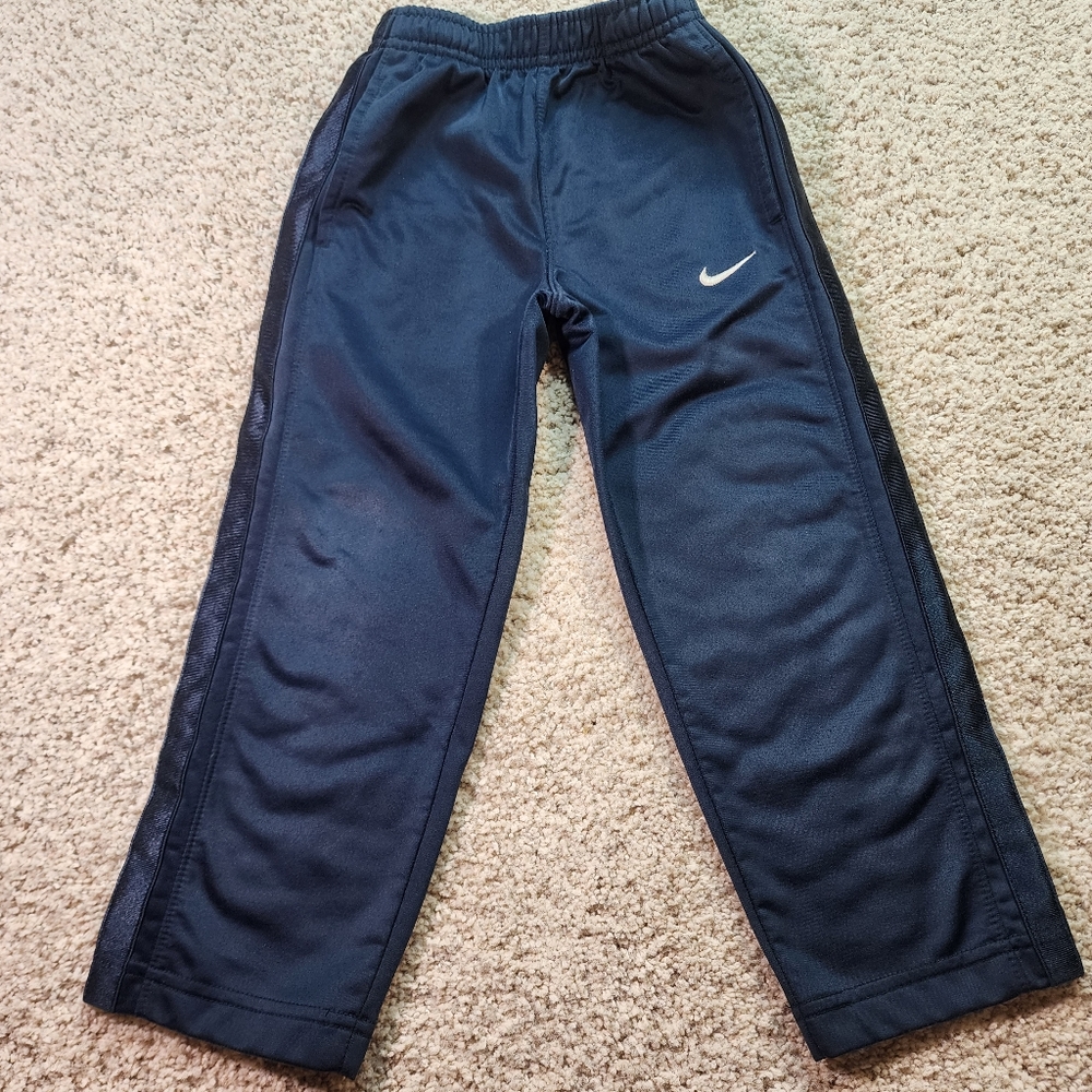NIKE Boys Therma Dri-Fit Joggers